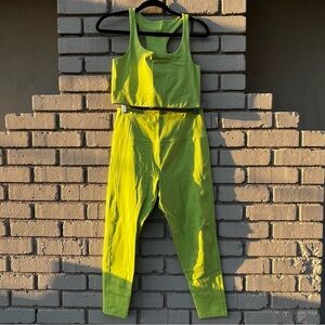 NWT Girlfriend Collective Paloma Top (M) & Leggings
(L) set in Lime